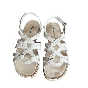 Wear Ever Womans Size 8.5 Taupe Beige Cream Casual Strappy Sandals New Without T